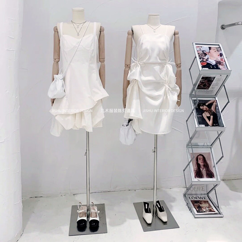 여성 의류 의류 의류 쇼핑 모델 선반 절반 길이 창 디스플레이 랙 시뮬레이션 및 거짓 인체의 한국어 버전